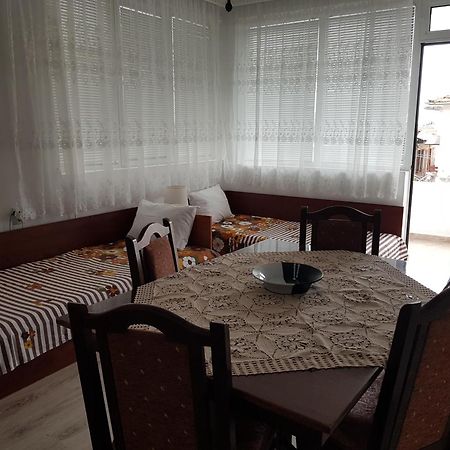Megi Apartments Sozopol Eksteriør bilde